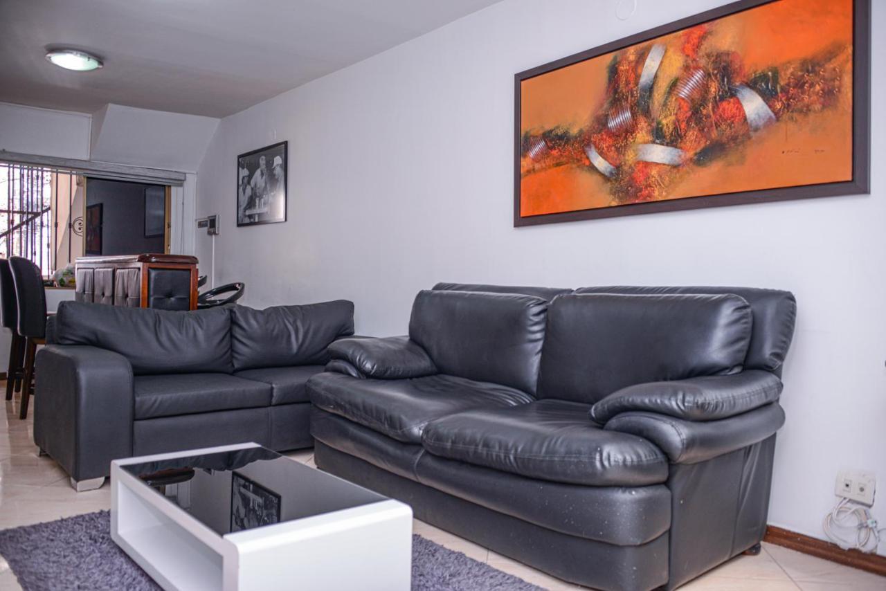 Poblado Brownstone Apartment Medellin Exterior photo